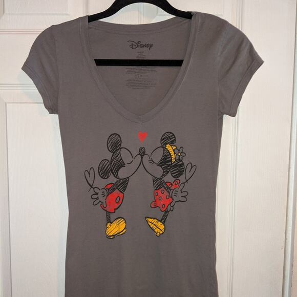 Disney Women's Mickey and Minnie Kissing Grey V Neck Tee Shirt Top S - Picture 1 of 8
